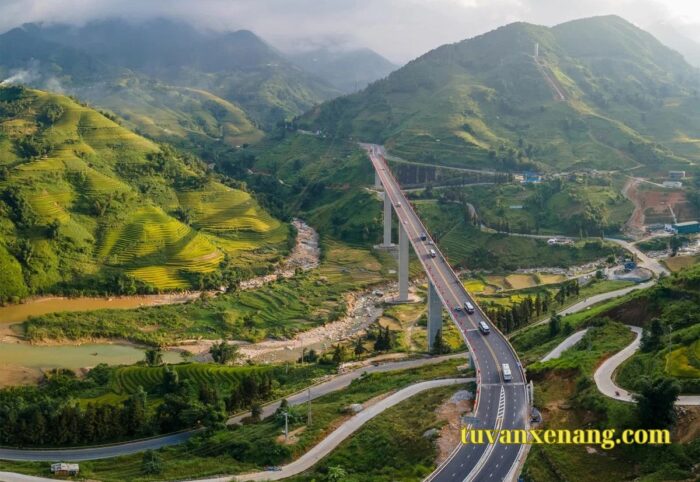 Xe điện du lịch tại Lào Cai