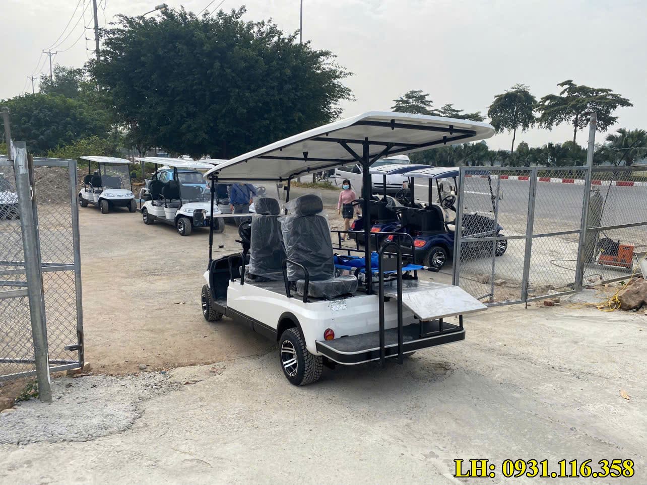 xe buggy chở bệnh nhân